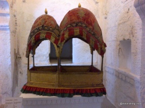 Palanquin for Queen